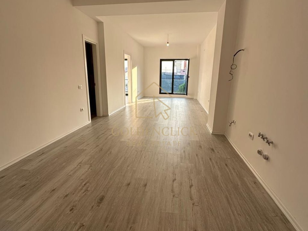 ‼️Ambient zyre për qira tek 📍Rruga e Barrikadave ‼️