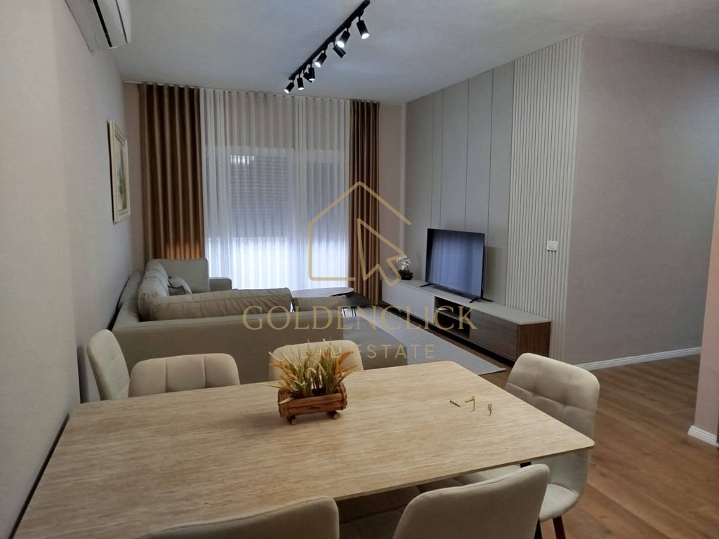 JEPET ME QIRA APARTAMENT 1+1 PRAN SHKOLLES SE KUQE!