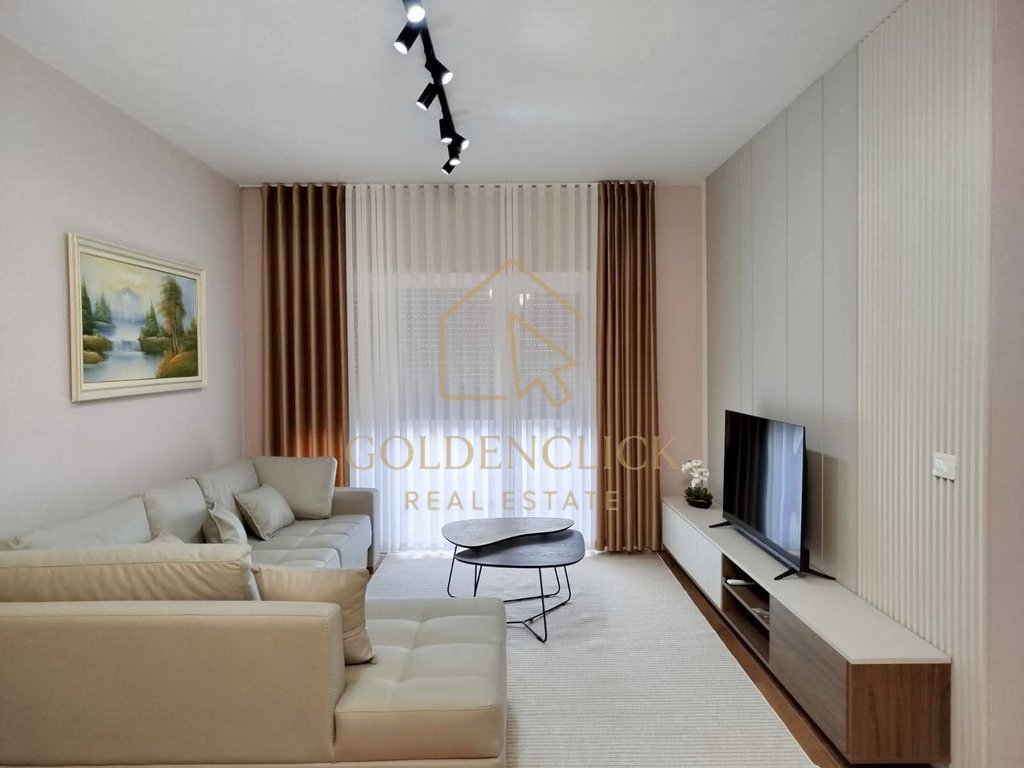 JEPET ME QIRA APARTAMENT 1+1 PRAN SHKOLLES SE KUQE!