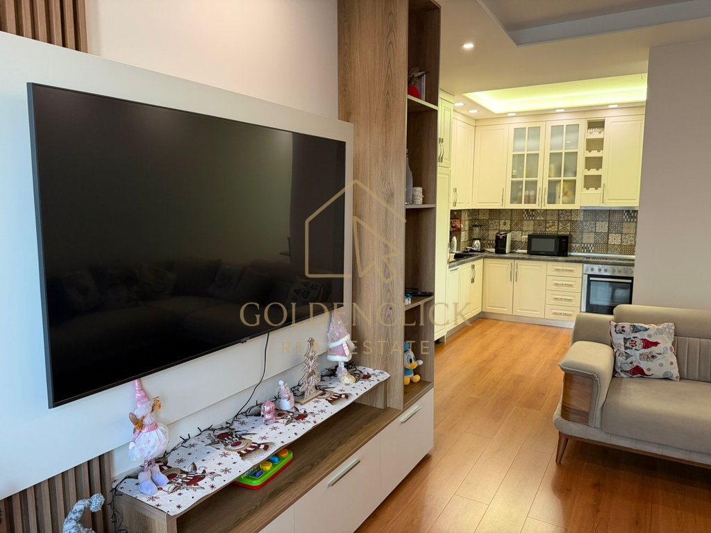 JEPET ME QIRA APARTAMENT 2+1 – PRANË RADISSON, TIRANË