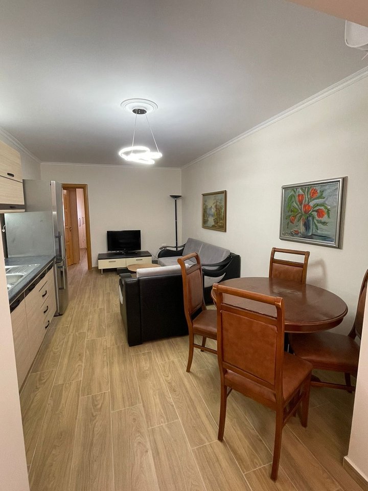 APARTAMENT ME QIRA 2+1– RRUGA MINE PEZA