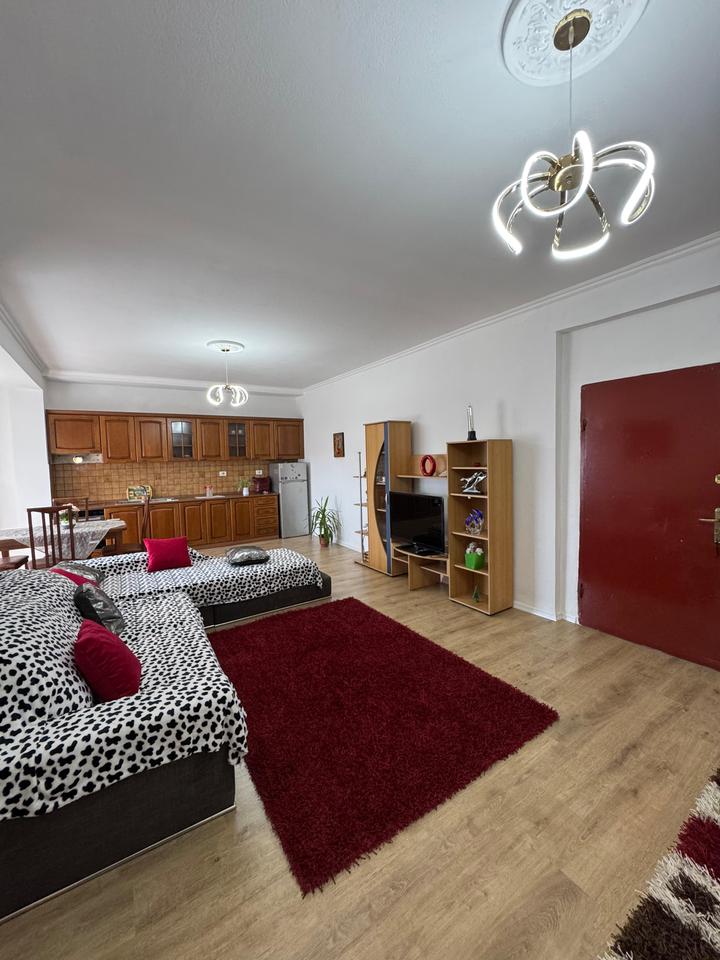 OKAZION! APARTAMENT 2+1 NË SHITJE – 5 MAJI, PRANË SHKOLLËS “TIRANA JONE”
