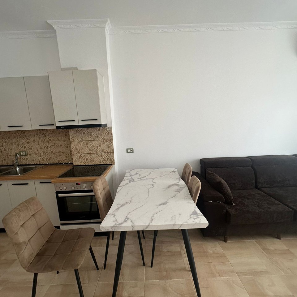 ATTICO IN AFFITTO 3+1 + BALCONE + VERANDA – VETRATA