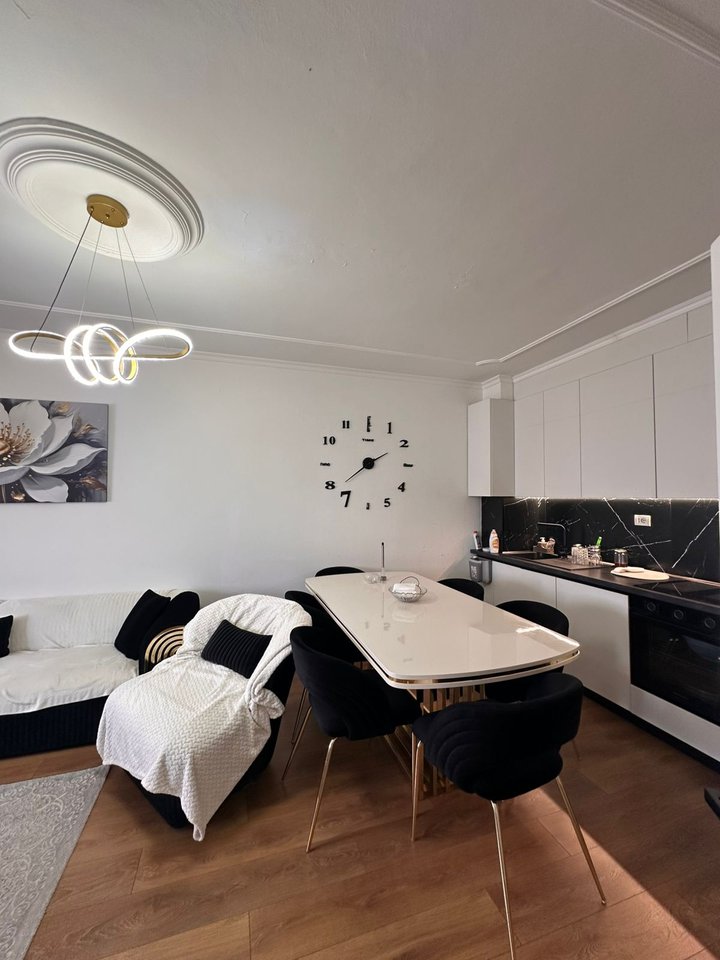 SHITET APARTAMENT 2+1 - PORCELAN, UET