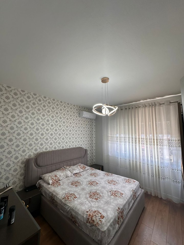 SHITET APARTAMENT 2+1 - PORCELAN, UET