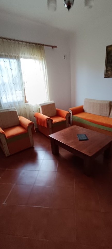 JEPET ME QIRA APARTAMENT 3+1 + ANEKS + 2 BALLKONE – ALI DEMI (RR. HYSEN LOCI)