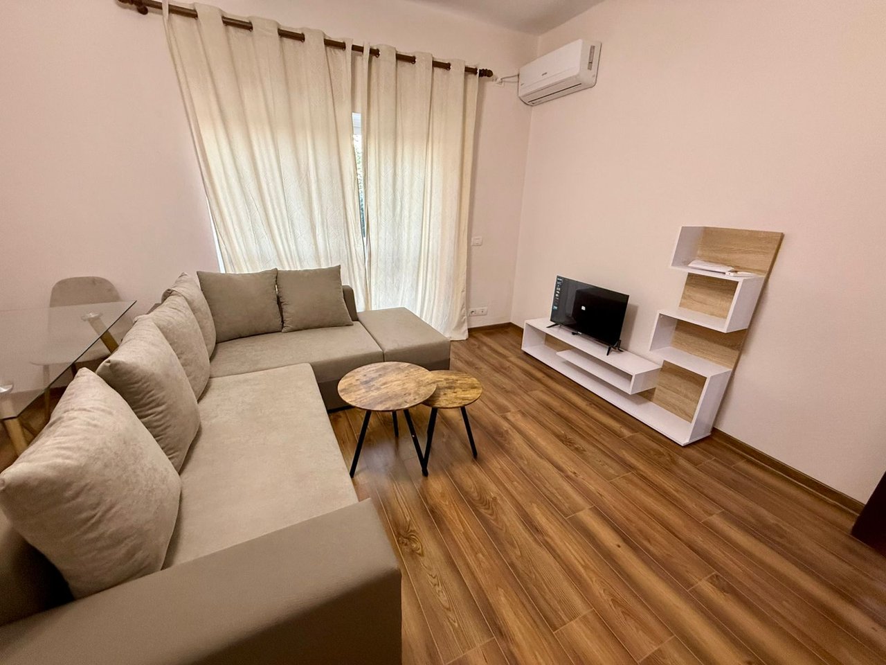 FOR RENT 1+1 APARTMENT – KAVAJËS STREET, OPPOSITE THE MOSQUE