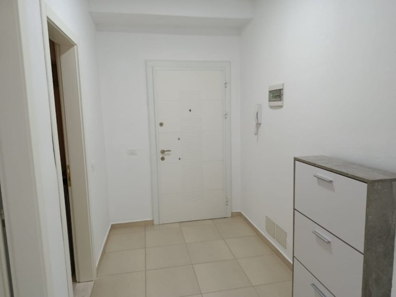 APARTAMENT ME QIRA 1+1 – SELVIA (PRANË VILA GOLD)