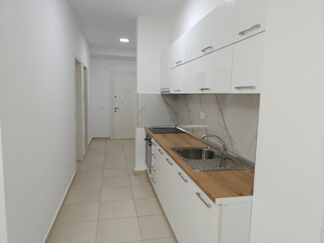 APARTAMENT ME QIRA 1+1 – SELVIA (PRANË VILA GOLD)