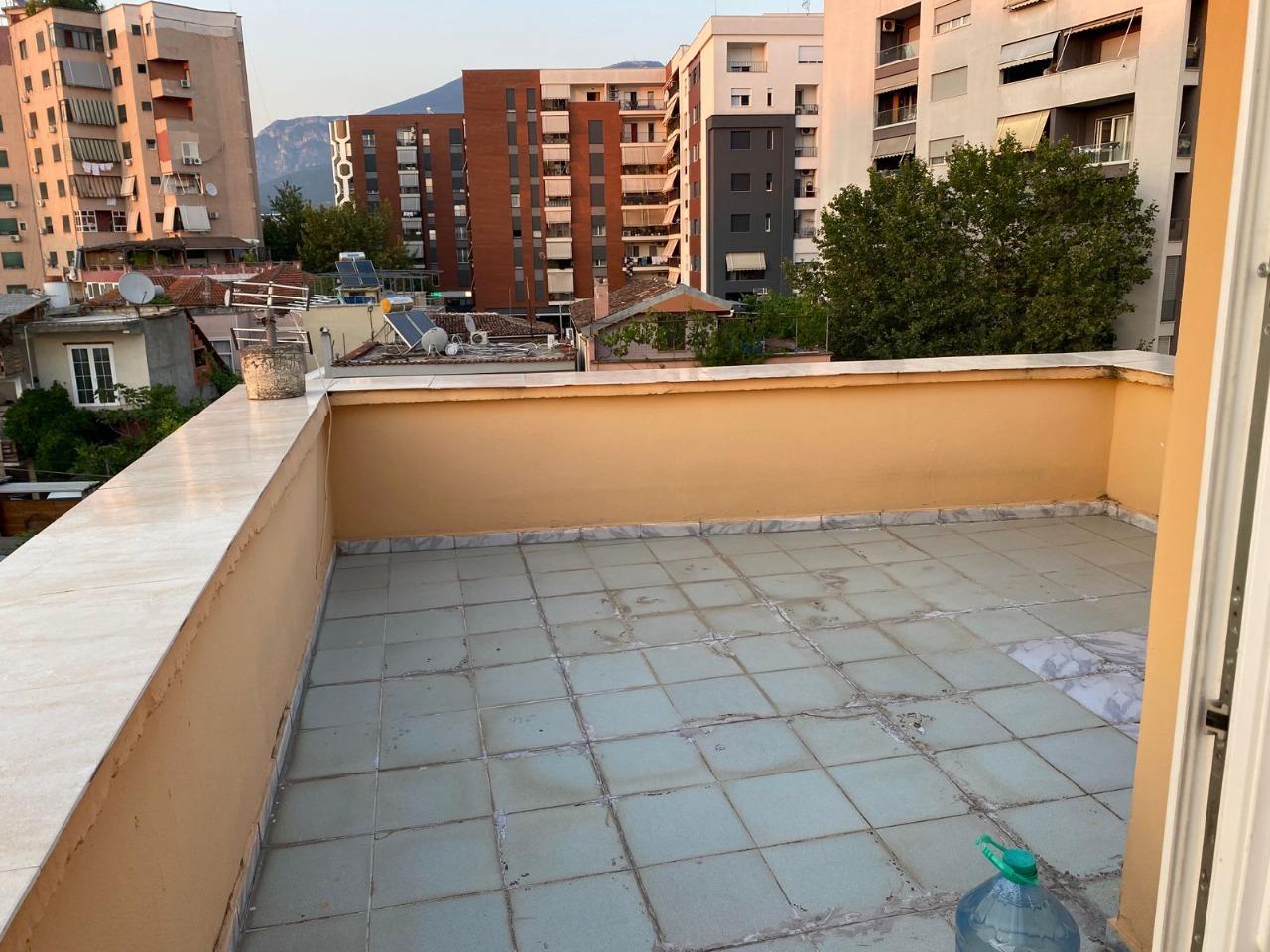 CASA IN AFFITTO 4+1 – ALI DEMI (VICINO AL CAMPO)