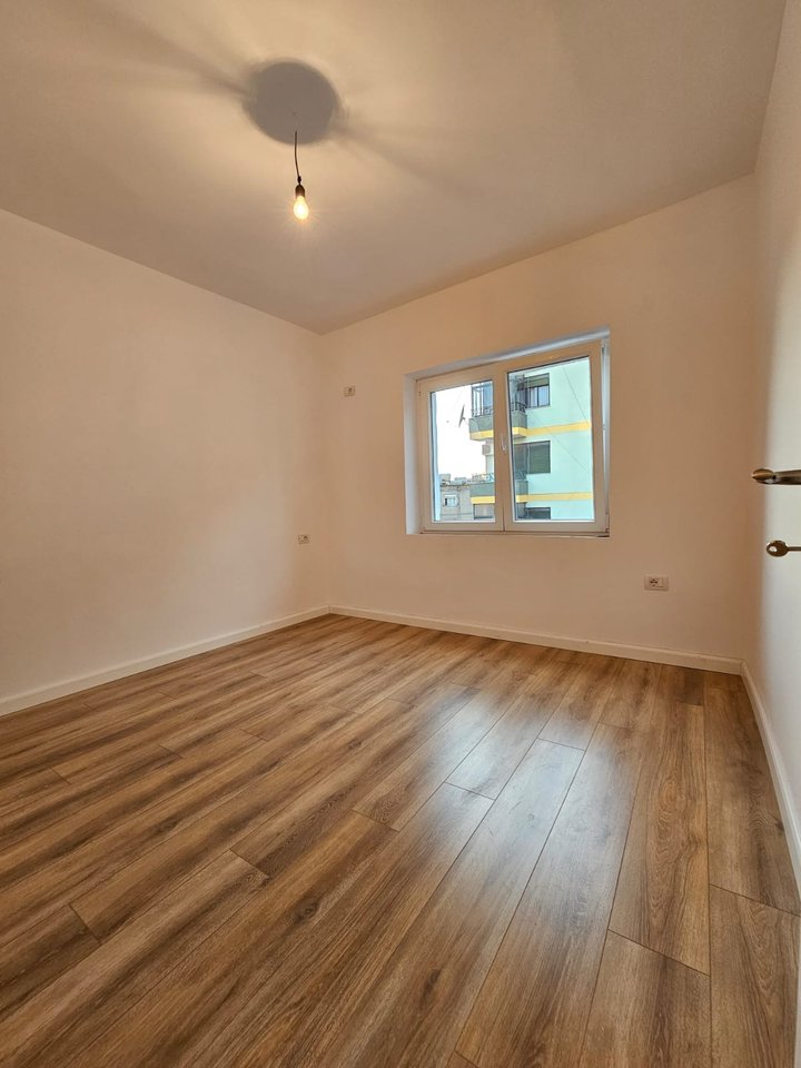 APARTAMENT NË SHITJE 1+1 – 21 DHJETORI