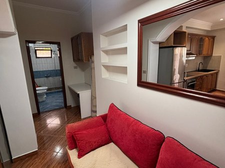 APARTAMENT 1+1 ME QIRA – RRUGA 5 MAJI, TIRANË