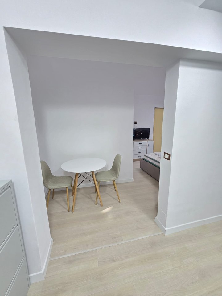 GARSONIERE ME QIRA – QENDRA TIRANË