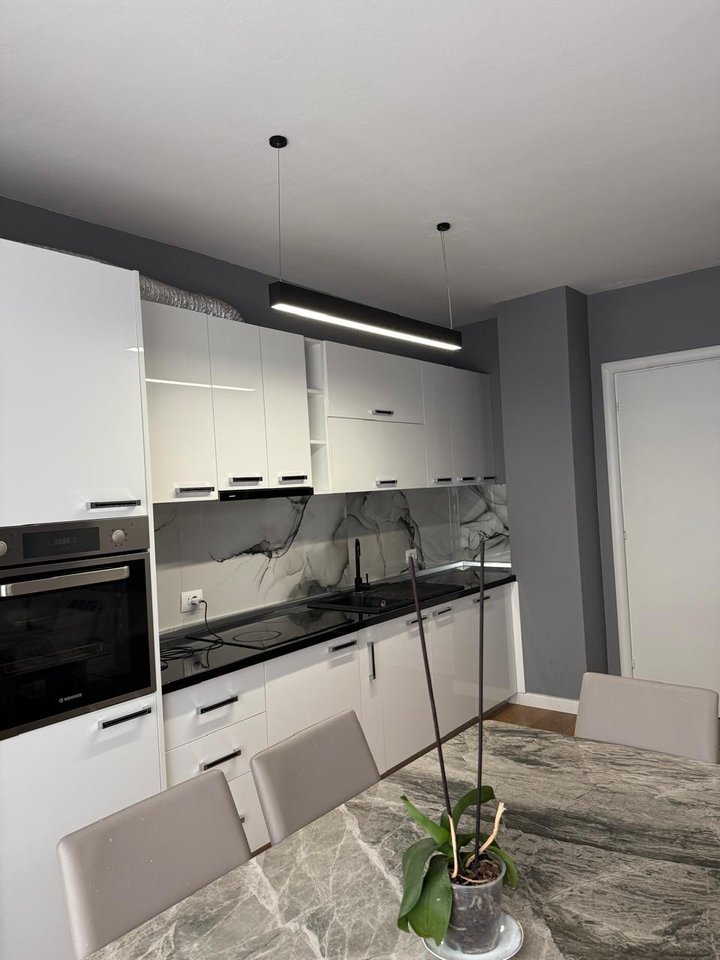 APARTAMENT ME QIRA 2+1 • JORDAN MISJA