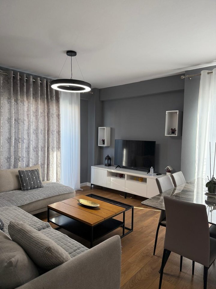 APARTAMENT ME QIRA 2+1 • JORDAN MISJA