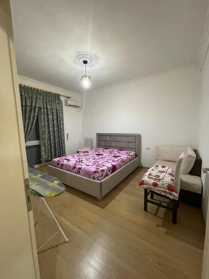 APARTAMENT ME QIRA 2+1 – RRUGA E DURRËSIT