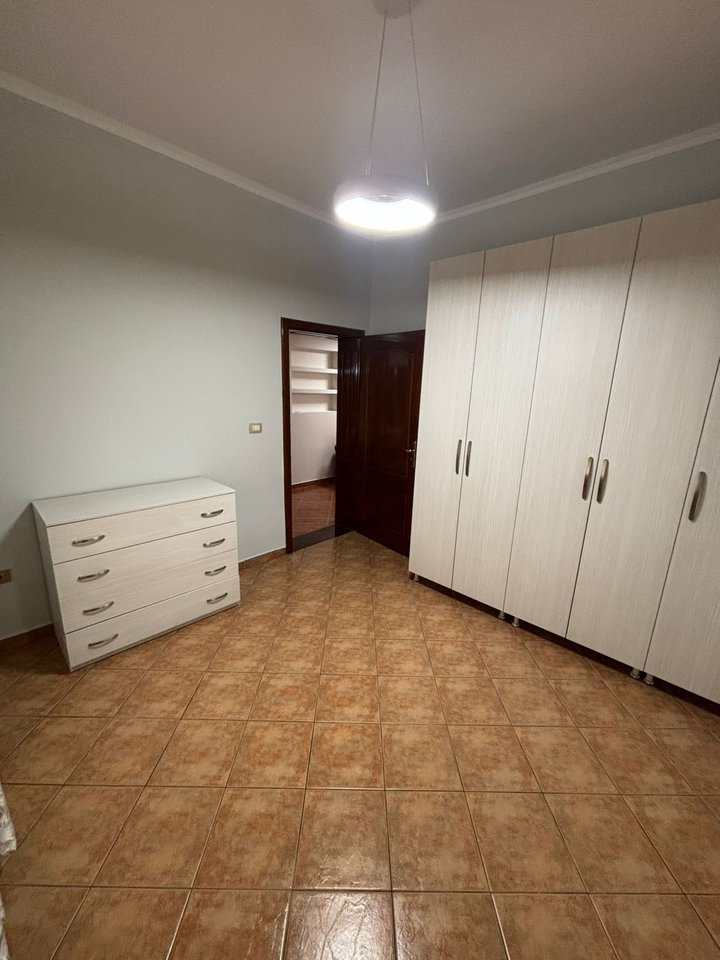 APARTAMENT 1+1 ME QIRA – RRUGA 5 MAJI, TIRANË