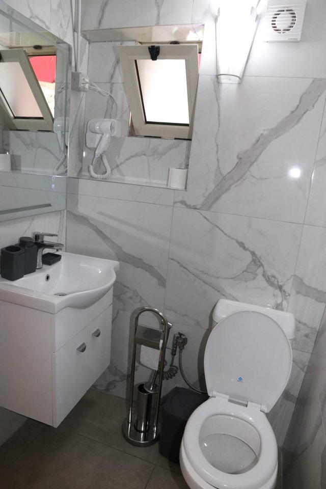 SHITEN 3 GARSONIERE NË LAPRAKË – INVESTIM GATI NË DORË!