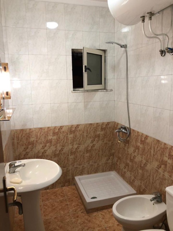 SHITET APARTAMENT 2+1 ME BALLKON – ISH FUSHA E AVIACIONIT, TIRANË
