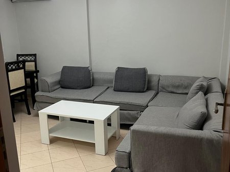 APARTAMENT ME QIRA 1+1 – SHKOLLA E BASHKUAR
