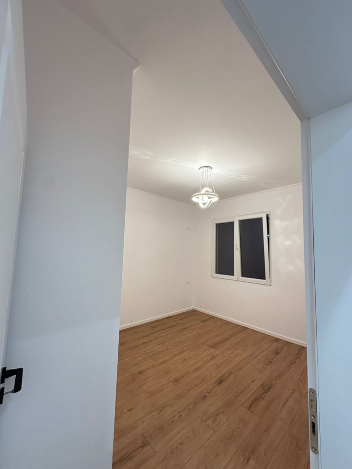 FOR SALE 2+1 APARTMENT – DURRËS STREET, TIRANA