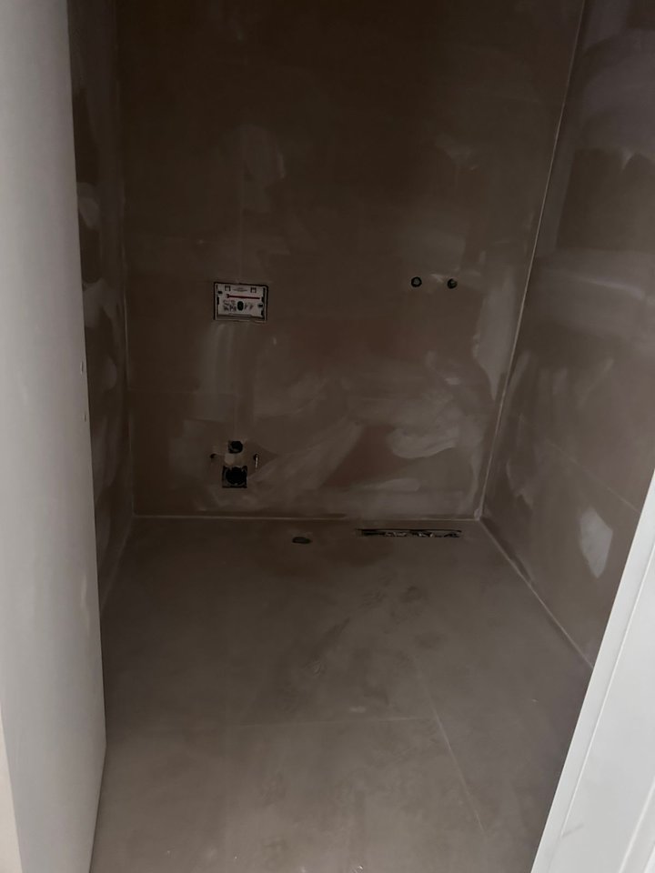 APARTAMENT 1+1 NË SHITJE – KOMPLEKSI TURDIU, FUSHA E AVIACIONIT