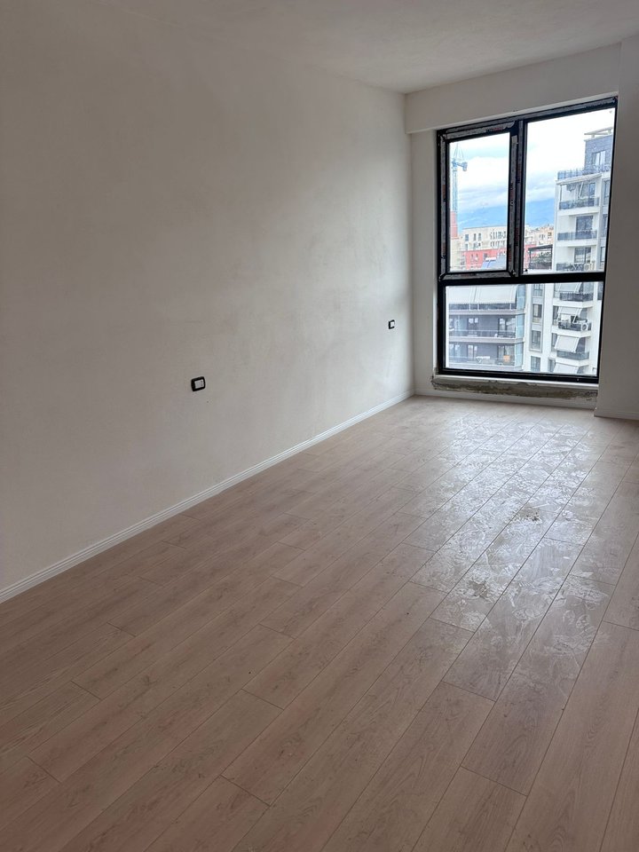 APARTAMENT 1+1 NË SHITJE – KOMPLEKSI TURDIU, FUSHA E AVIACIONIT