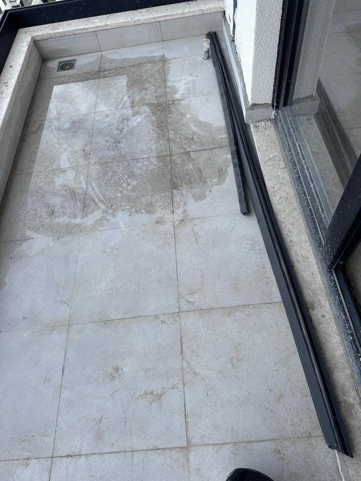 APARTAMENT 2+1 NË SHITJE – KOMPLEKSI TURDIU, FUSHA E AVIACIONIT