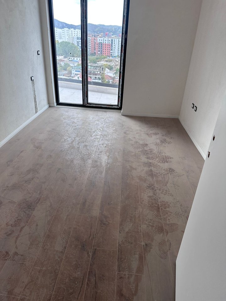 APARTAMENT 2+1 NË SHITJE – KOMPLEKSI TURDIU, FUSHA E AVIACIONIT