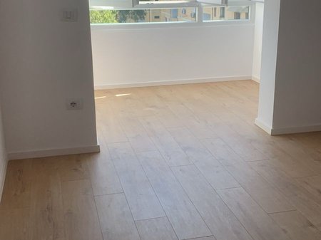ME QIRA / SHITJE – GARSONIERE/ AMBIENT KOMERCIAL 33 m² – DON BOSKO (MBRAPA HIPOTEKËS)