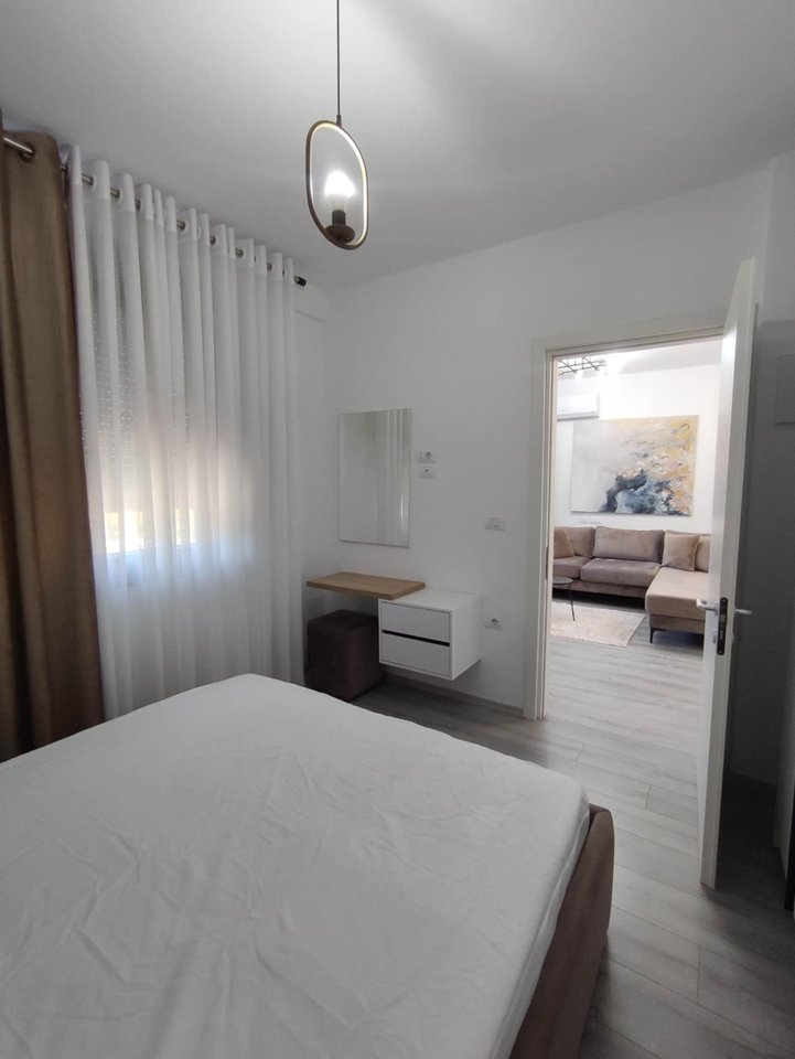 ME QIRA – APARTAMENT 1+1 – KONFERENCA E PEZËS, AMERIKAN 3