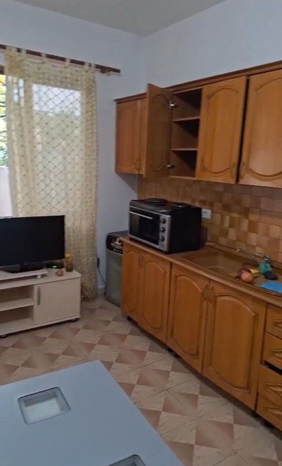 ME QIRA – APARTAMENT 1+1 – BULEVARDI I RI