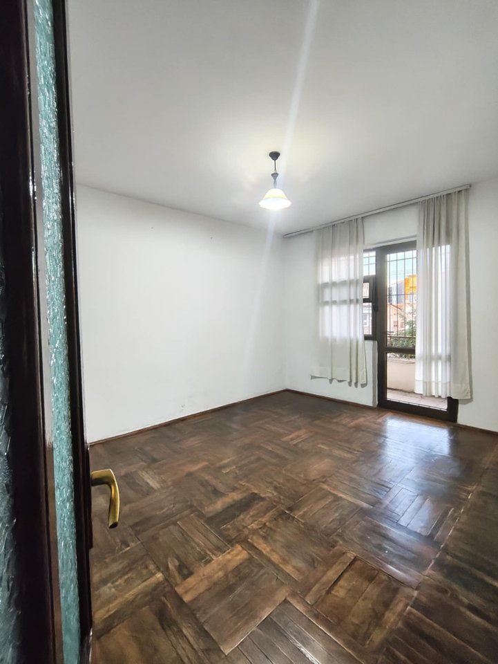 ME QIRA – APARTAMENT 2+1 + BALLKON – RR. FERRIT XHAIKO (ISH RESTORANT DURRESI)