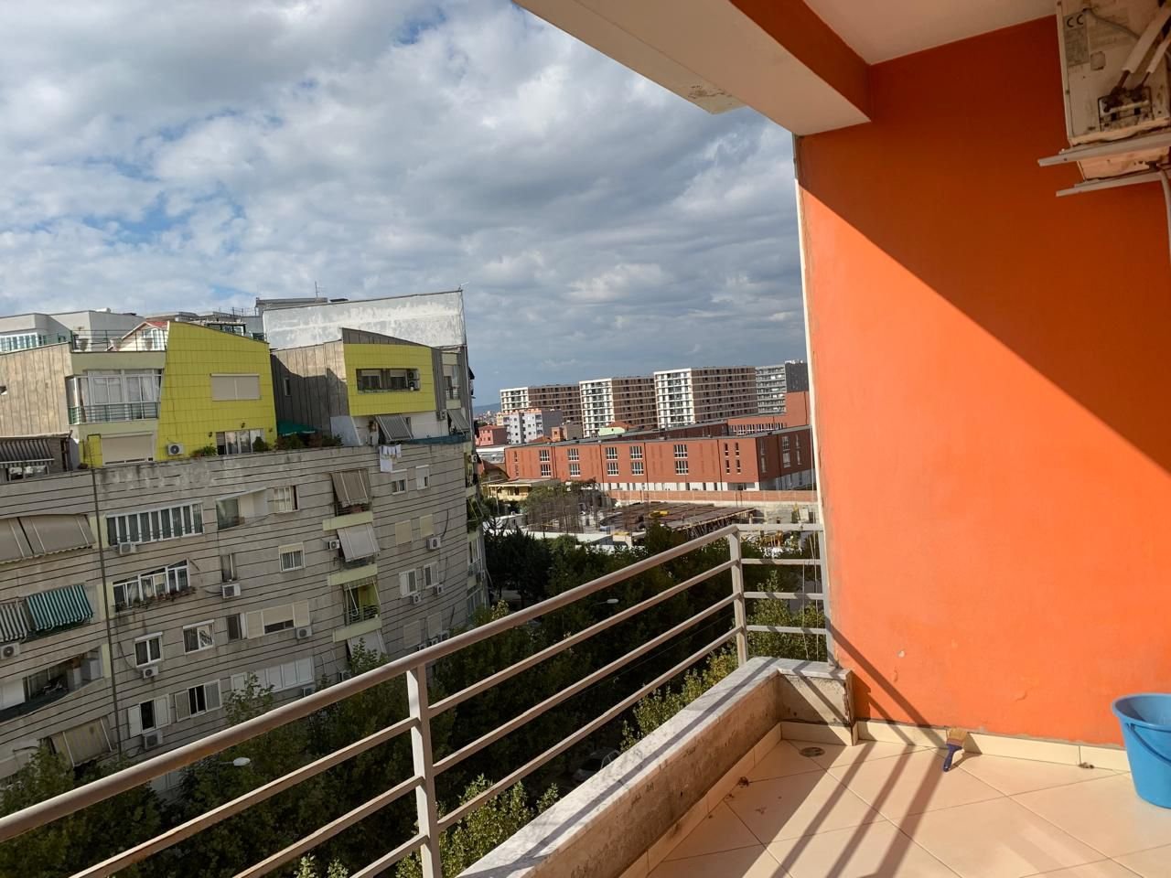 ME QIRA – APARTAMENT 1+1 + BALLKON – DON BOSKO, TIRANË