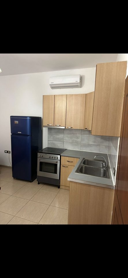 APARTAMENT ME QIRA 1+1 – NENSTACIONI ELEKTRIK
