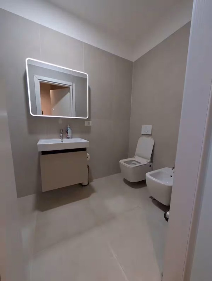 APARTAMENT 2+1+BALLKON – RR. HIQMET DELVINA (STADIUMI DINAMO)