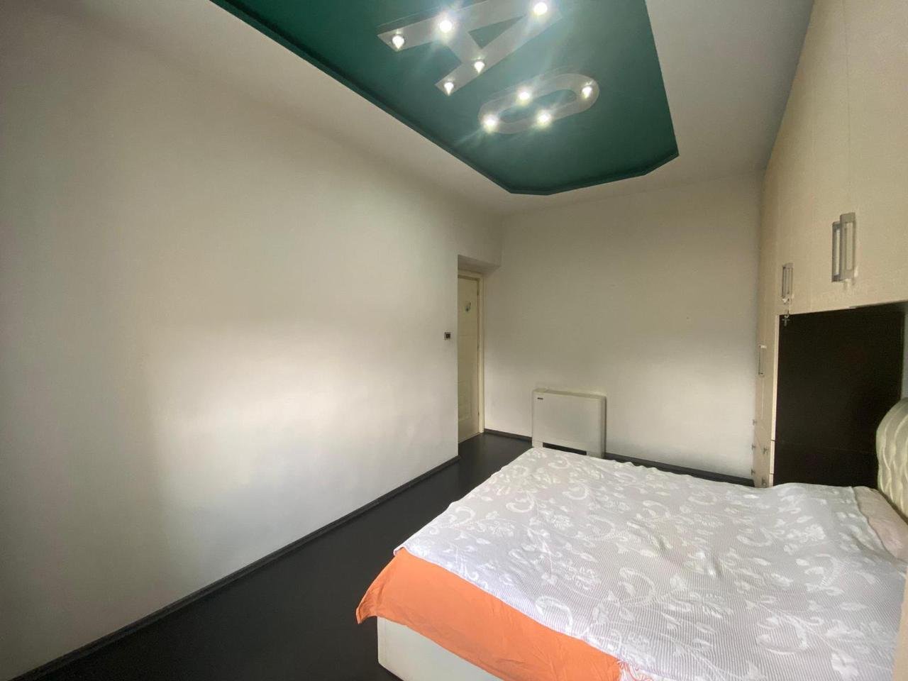 APARTAMENT 1+1 – RRUGA E DURRËSIT (Përballë Colosseut)