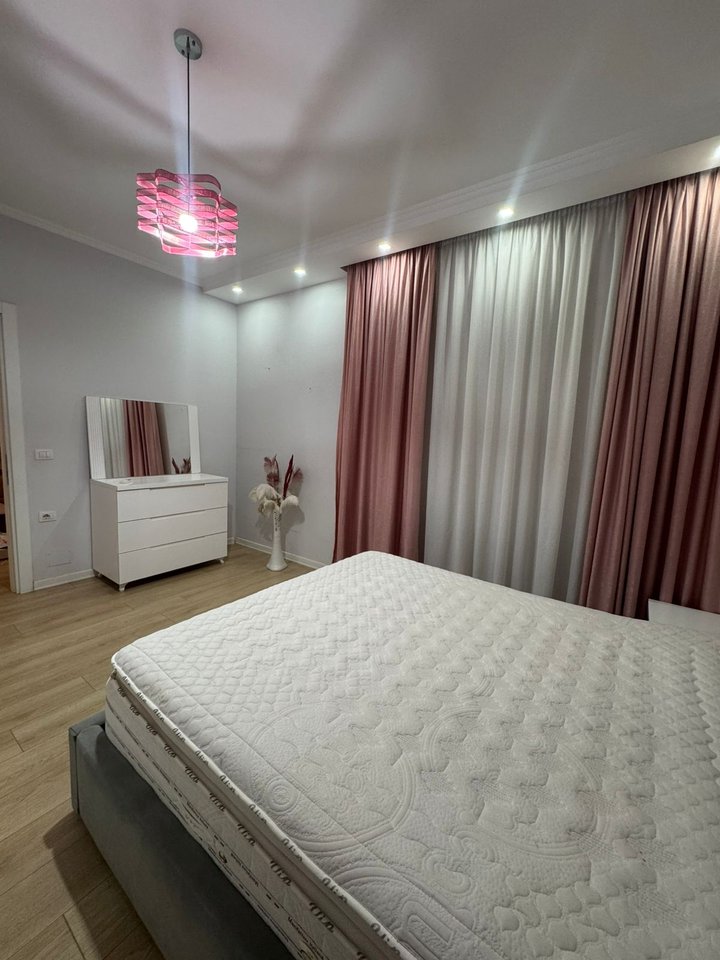 APARTAMENT 2+1+2 ME QIRA – CASA ITALIA