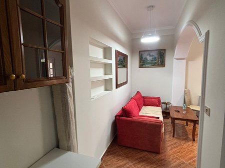 APARTAMENT 1+1 ME QIRA – RRUGA 5 MAJI, TIRANË