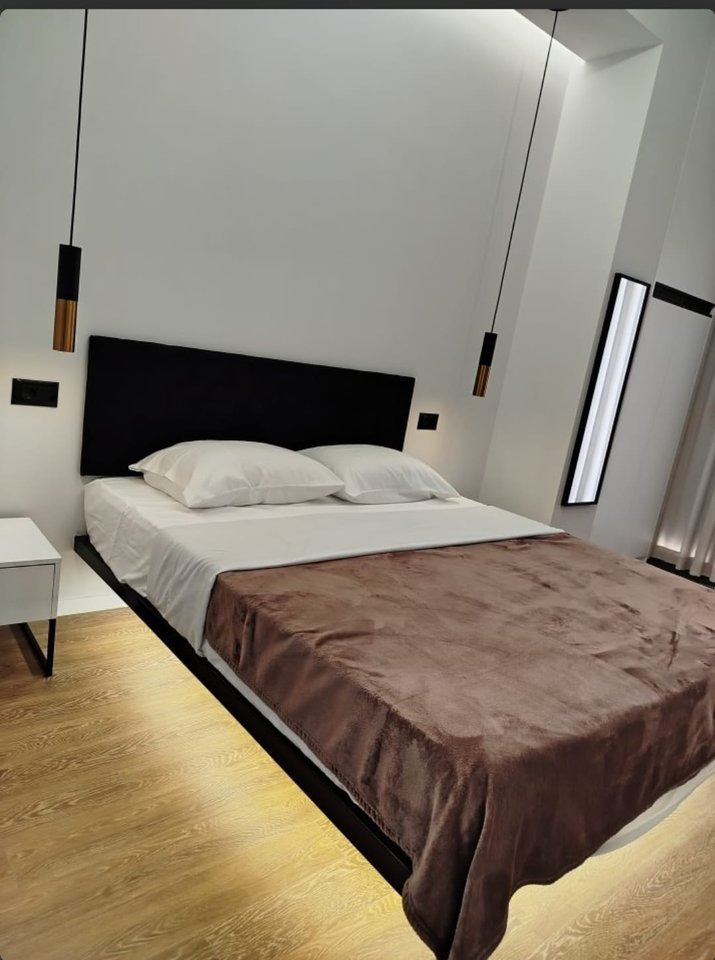 MONOLOCALE IN VENDITA – UNAZA E RE (ASTIR)
