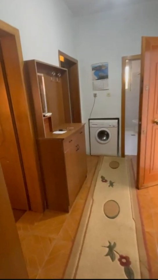 APARTAMENT ME QIRA 2+1 – RR. FERID XHAJKO (STACIONI I TRENIT)