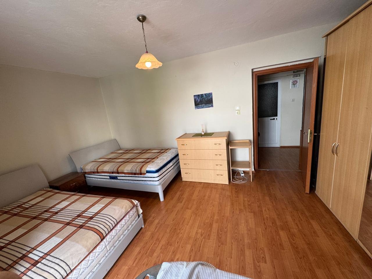 APARTAMENT ME QIRA 2+1+ANEKS – RRUGA “FADIL RADA” (PAZARI I RI)