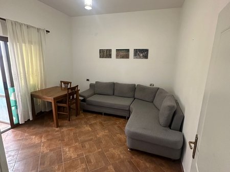 AFFITTASI INGRESSO 1+1 – VICINO AL NUOVO BOULEVARD, TIRANA