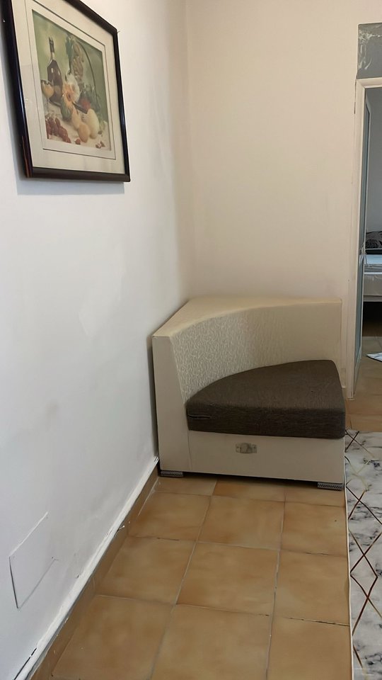 AFFITTASI APPARTAMENTO 1+1 – XHAMLLIK, PIAZZA STRAUS