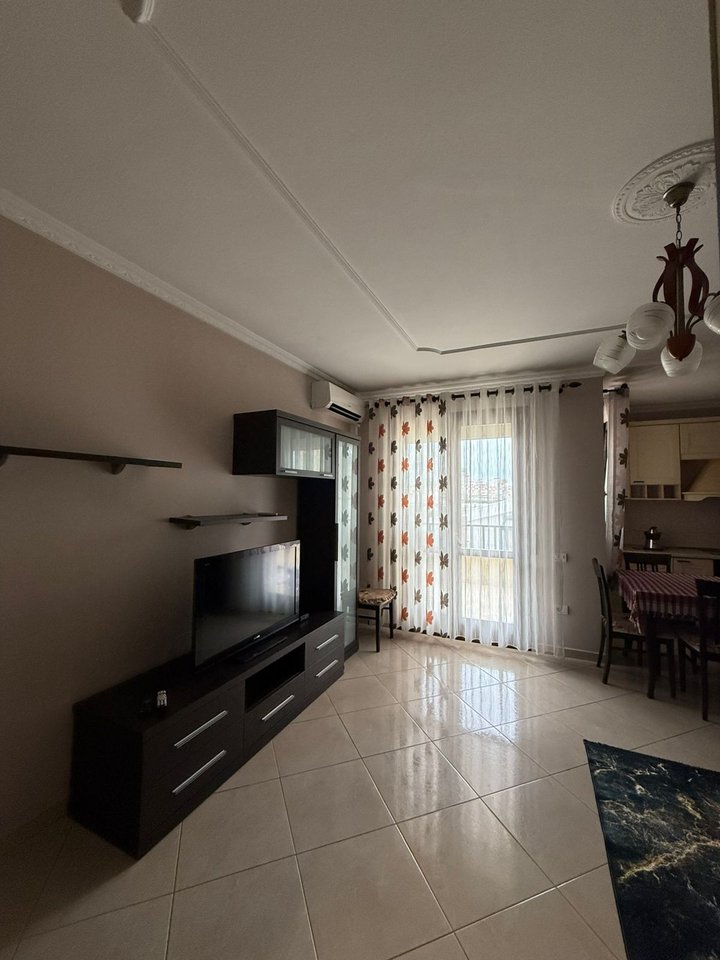 AFFITTASI APPARTAMENTO 2+1 – SELITË E VJETËR (GIARDINO BOTANICO)