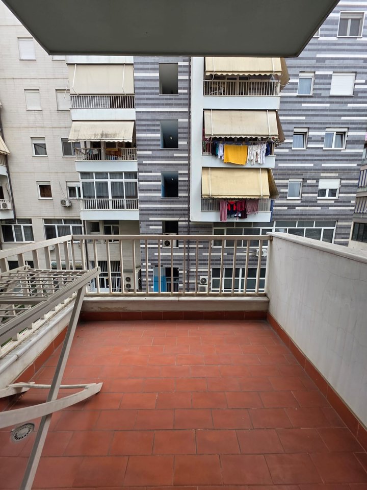 SHITET APARTAMENT 2+1+2 – RRUGA XHANFIZE KEKO, OXHAKU