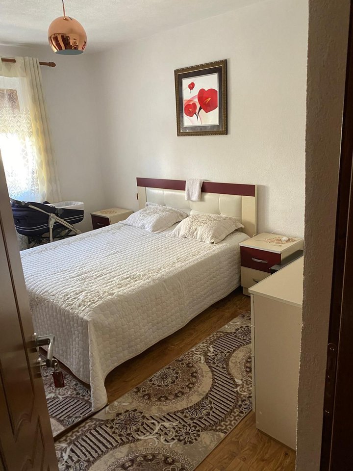SHITET APARTAMENT 1+1 I KONVERTUAR NE 2+1 – KAMËZ, PRANË BIG MARKET