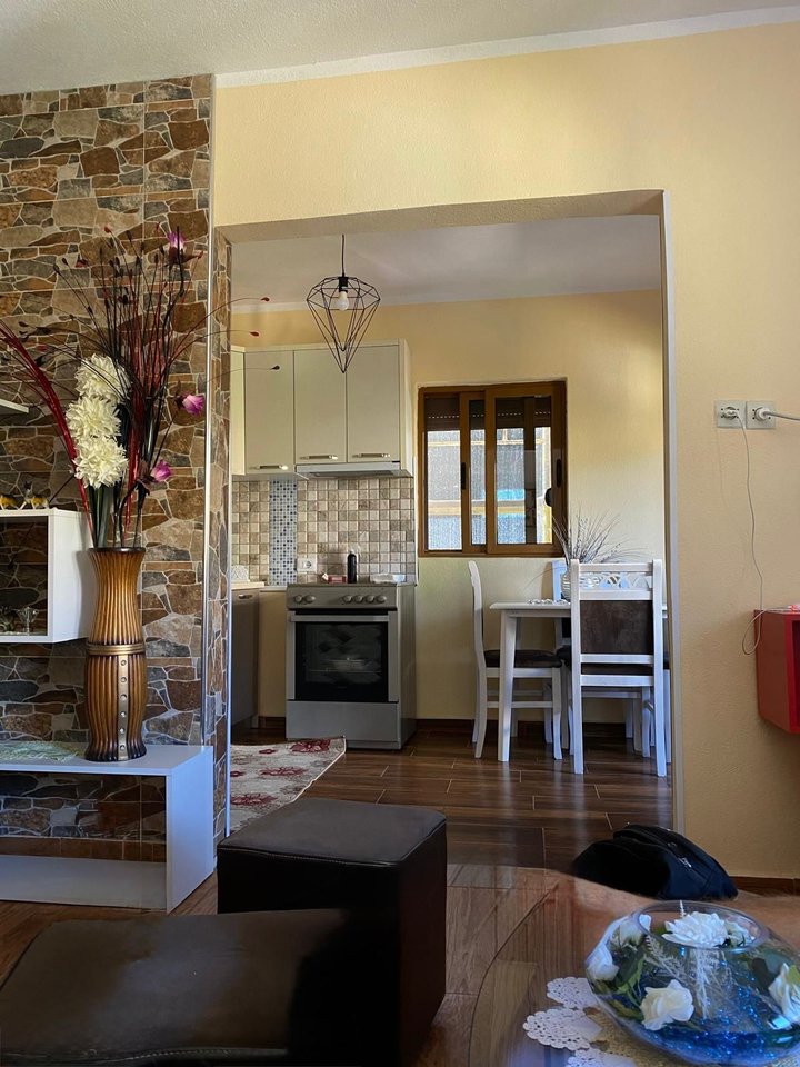 SHITET APARTAMENT 1+1 I KONVERTUAR NE 2+1 – KAMËZ, PRANË BIG MARKET