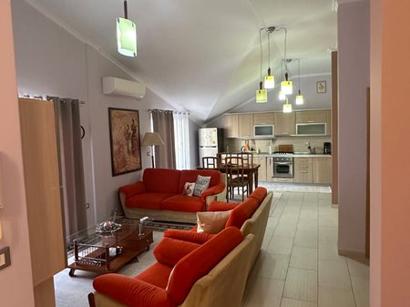 🏡 APARTAMENT 3+1 ME QIRA + POST PARKIMI – TEK KRISTAL CENTER