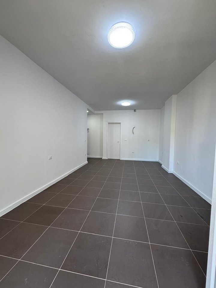 SHITET GARSONIERE + DYQAN – MYSLYM SHYRI
.